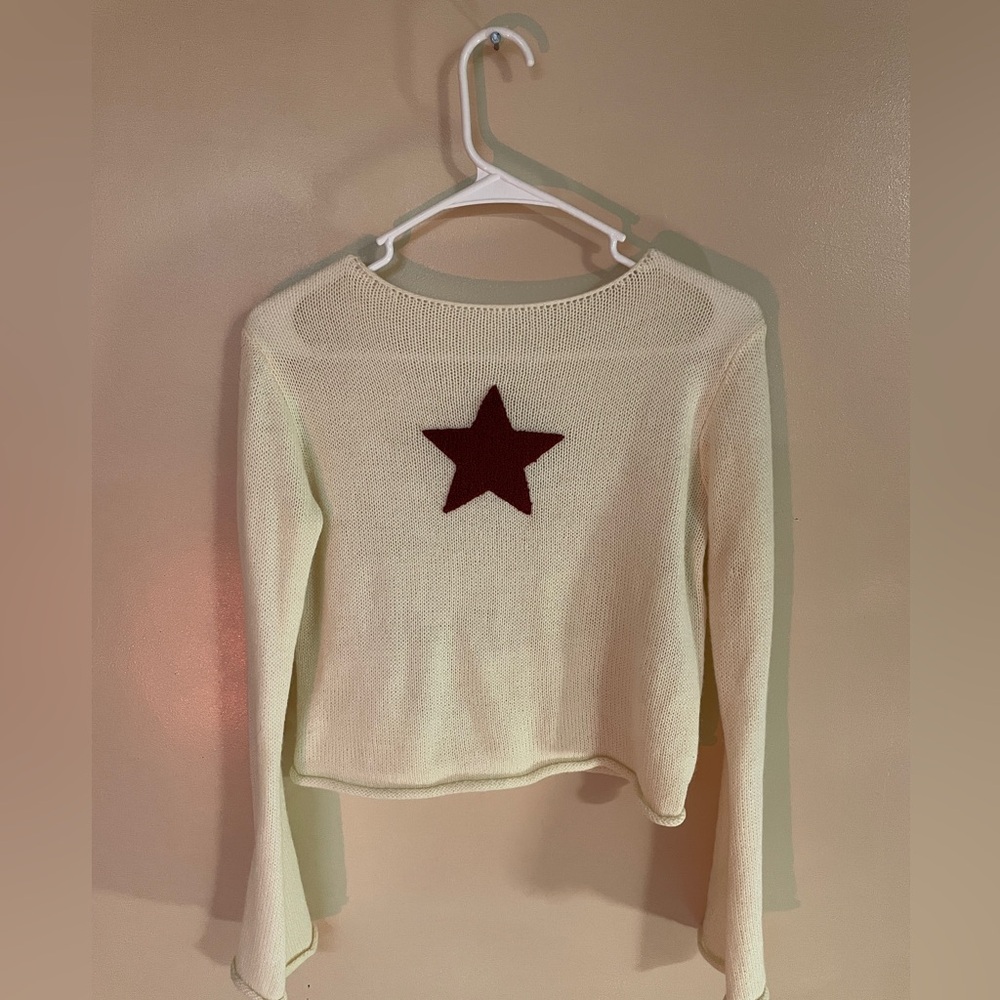 Women’s red star sweater